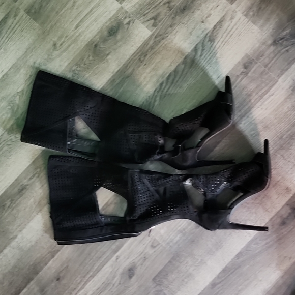 Cut Out Thigh High Boot - Picture 4 of 6